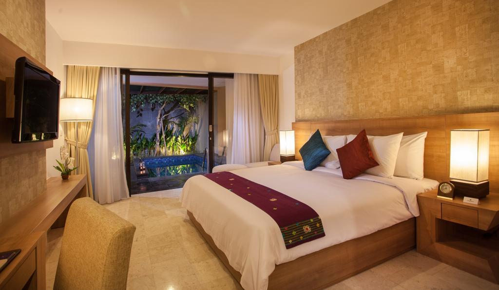Hotel Park Regis Kuta 4*
