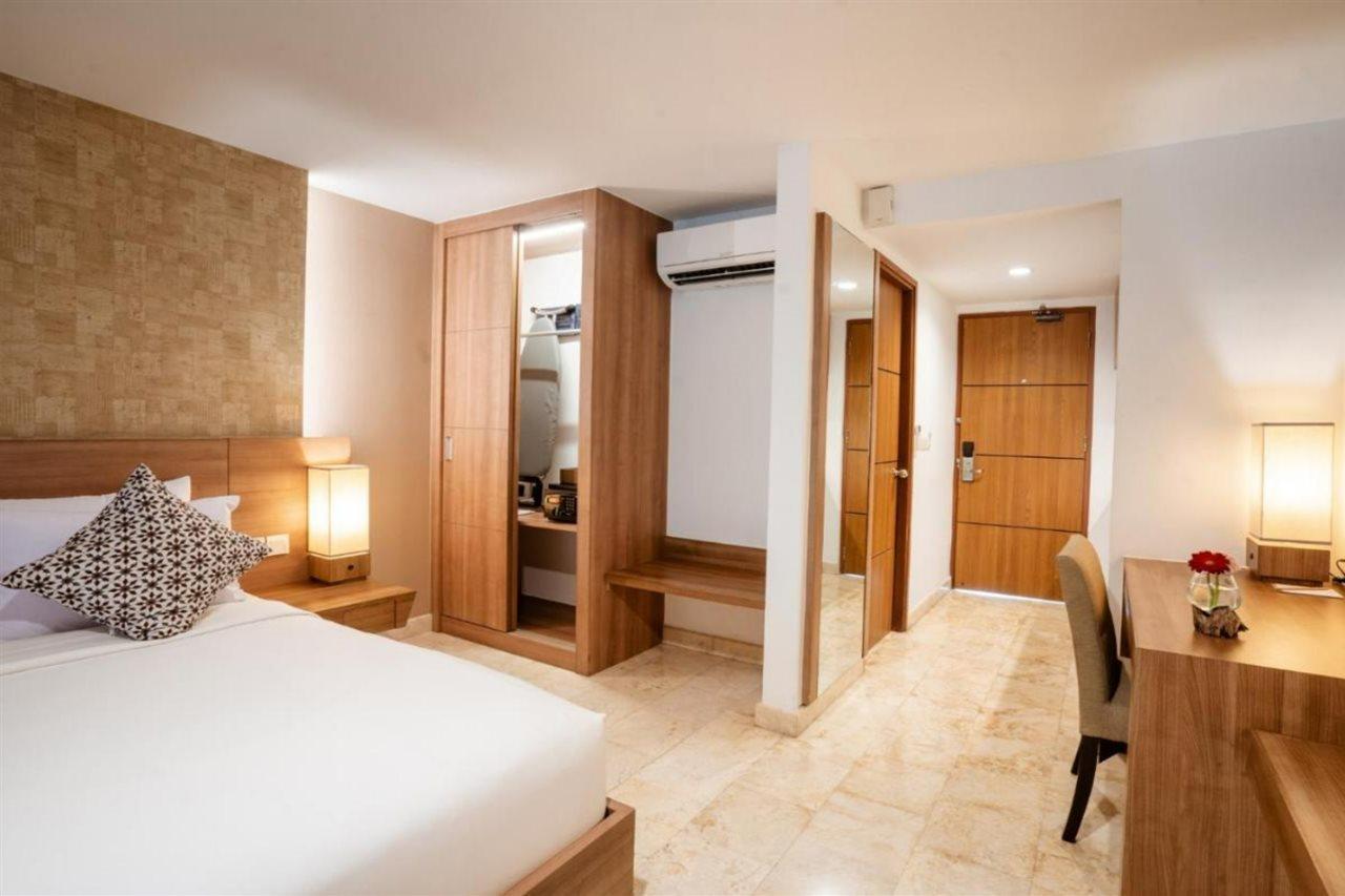 Hotel Park Regis Kuta 4*