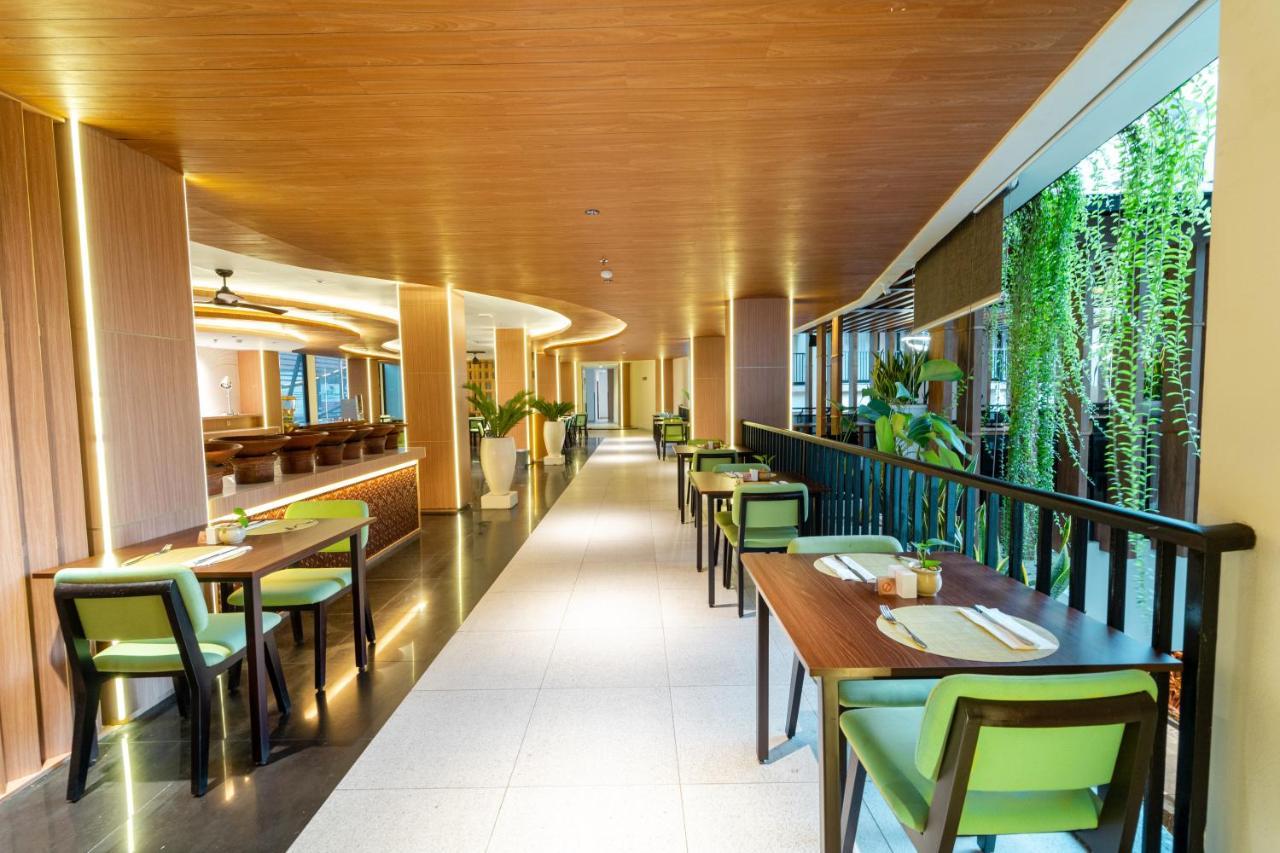 Hotel Park Regis Kuta 4*